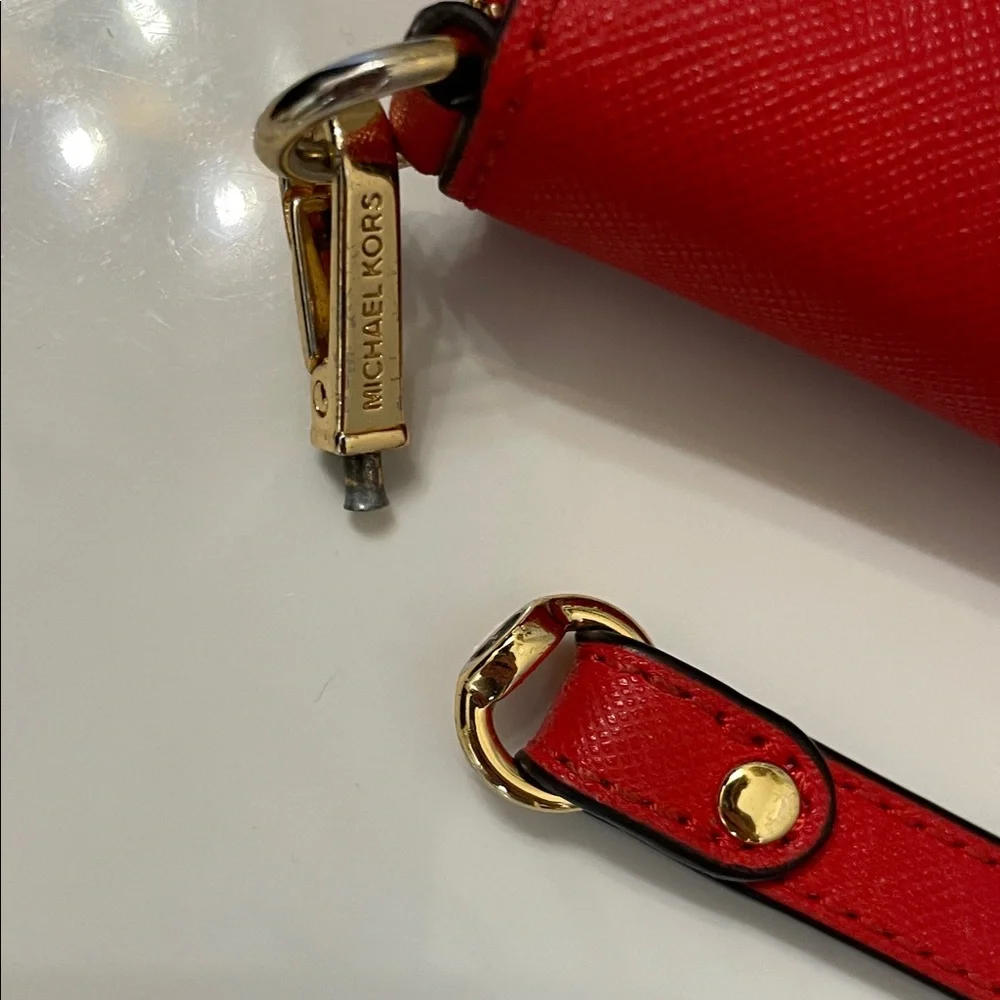 Michael Kors Bold Red Zip-Around Wallet - Picture 5 of 13